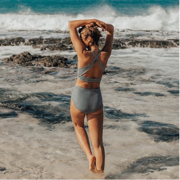 ALBION FIT BLACK CHECK/ GINGHAM TOP KNOT TOP & HIGH WAISTED BOTTOMS - Picture 2 of 15